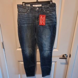 Signature Levi stretchy jeans size 8M